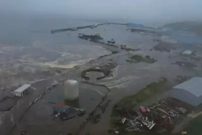 “Massive Russia earthquake triggers tsunami waves impacting Hawaii, Alaska, and Pacific coastal regions with evacuations underway.