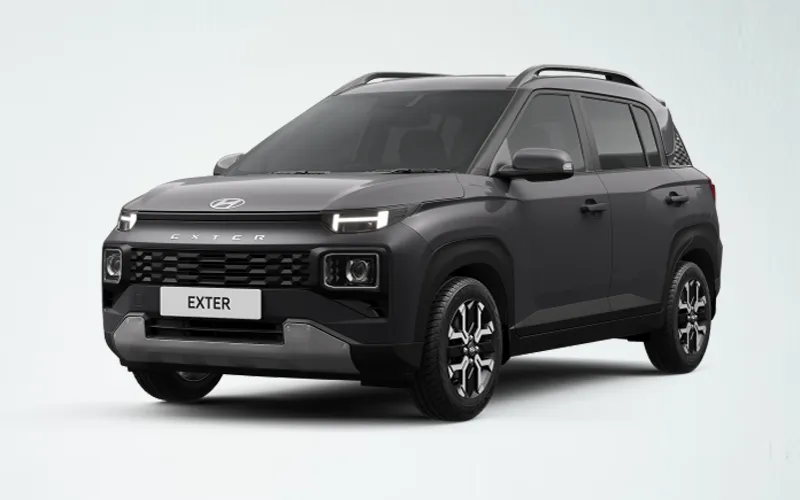 Hyundai Exter 2025 SX variant in dual-tone color parked outdoors, rumored as Sunday edition.